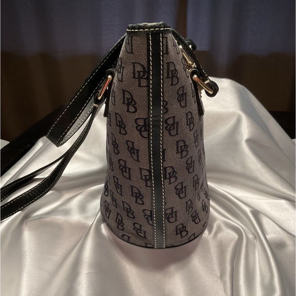 Dooney & Bourke grey/black monogram - Picture 2 of 12